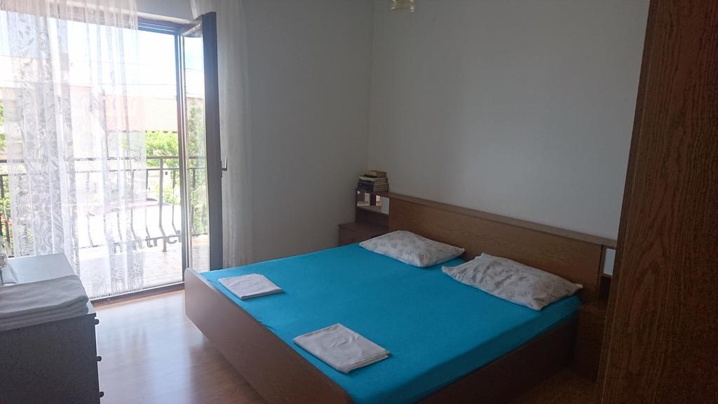 Apartment Leona セニ エクステリア 写真
