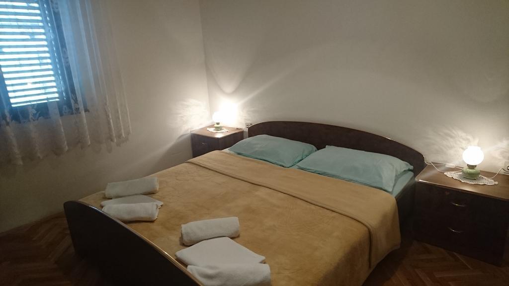 Apartment Leona セニ エクステリア 写真