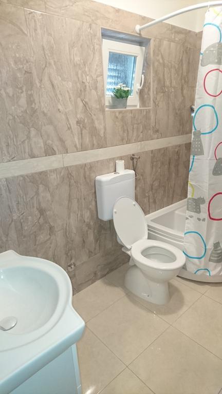 Apartment Leona セニ エクステリア 写真
