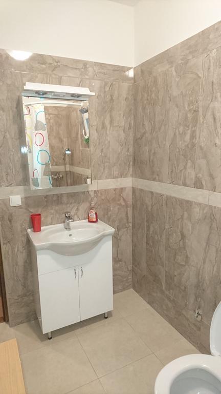 Apartment Leona セニ エクステリア 写真