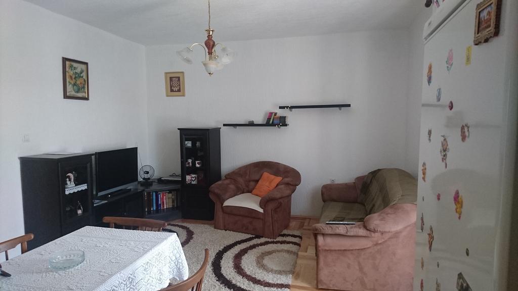 Apartment Leona セニ エクステリア 写真